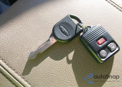 2006 Ford F-150 Lariat/Xlt z USA, uszkodzony, nr VIN 1FTPW12526FB38303